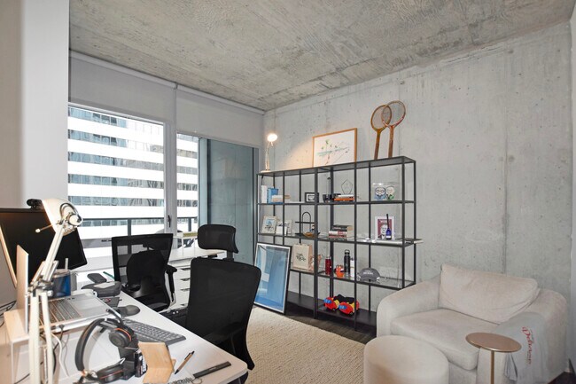 Building Photo - 60 E Randolph St