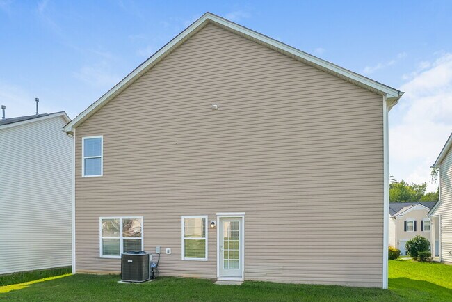 Building Photo - 1733 Larne Cir