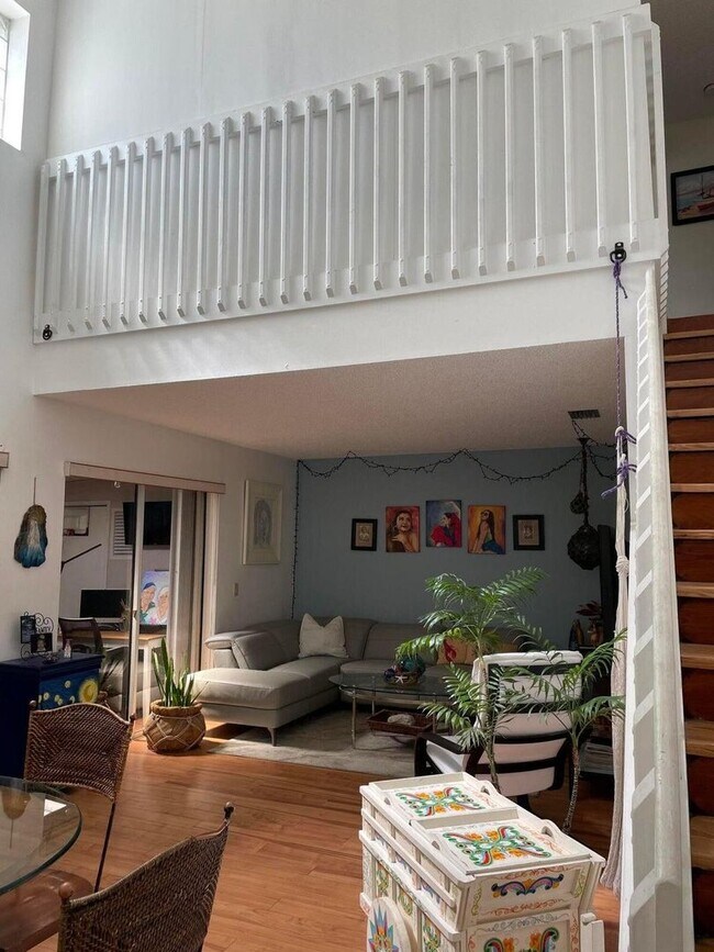 Building Photo - 1592 Springside Dr