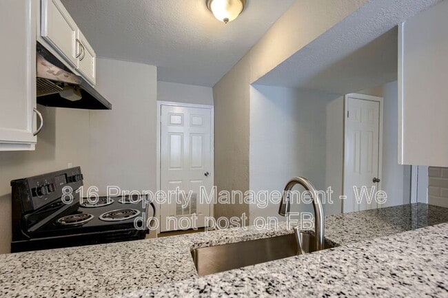 Building Photo - 6901 Jackson Ave