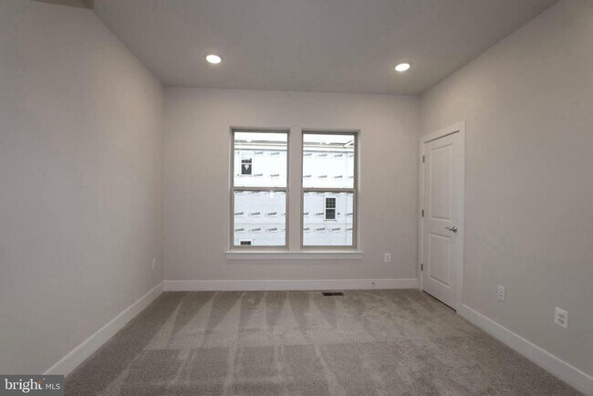 Building Photo - 9 Morrison Dr