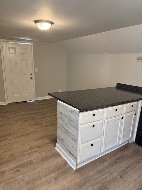 Building Photo - Cozy 1BR/1BA with open living and kitchen ...