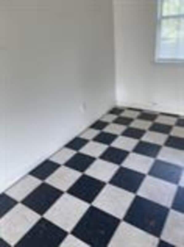 Building Photo - 306 N Pool St