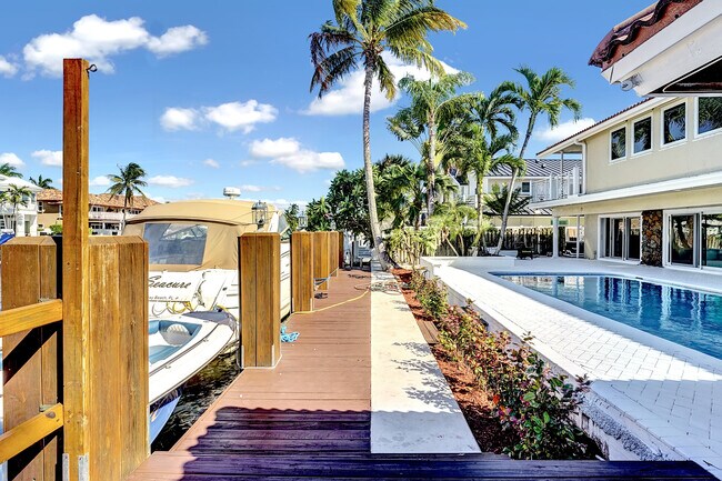 Building Photo - 937 Fern Dr