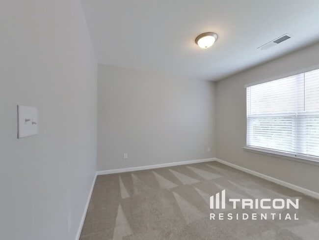 Building Photo - 4110 Tarnwood Pl