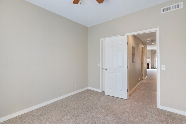 Building Photo - Immaculate 2 Bed 2 Bath Condo with Pikes Peak Views in D49!!!