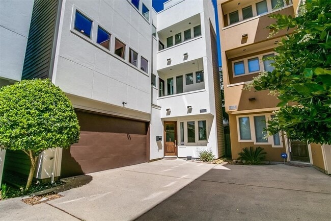 Building Photo - 1408 Vermont St