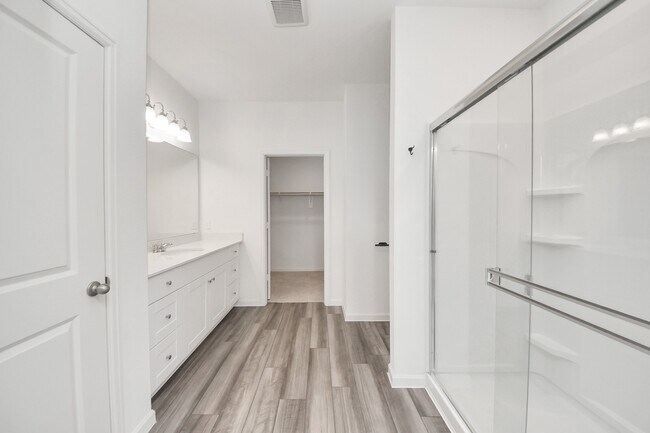 Building Photo - 6306 Highland Trl Dr