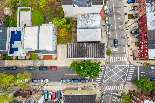 Building Photo - 282 St Pauls Ave