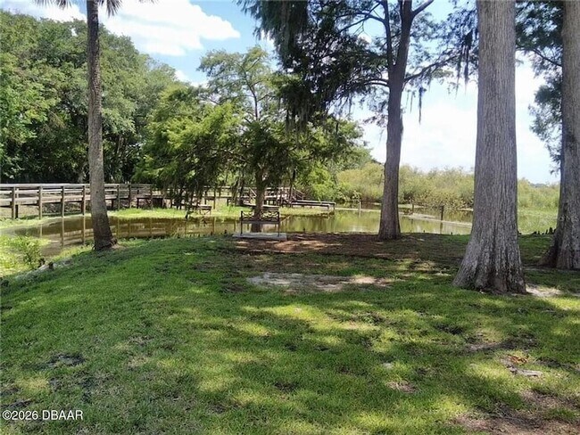 Building Photo - 313 Dirksen Dr