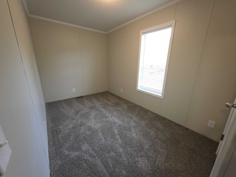 Building Photo - 3653 Pinoak St