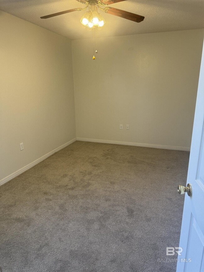 Building Photo - 20 Magnolia Cir