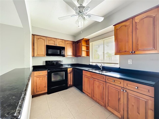 Building Photo - 568 Orange Dr