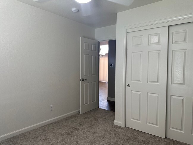 Building Photo - Completely remodeled home near Mountain Vi...