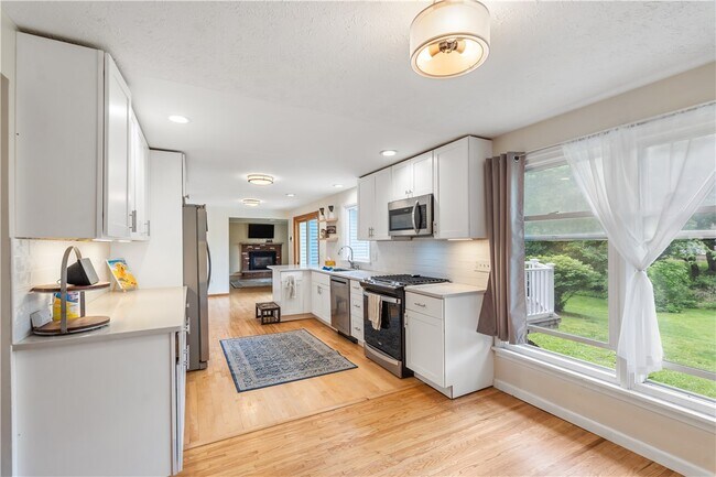 Building Photo - 20 Paddington Dr