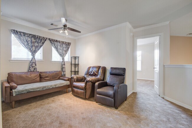Building Photo - 55 Middle Borondo