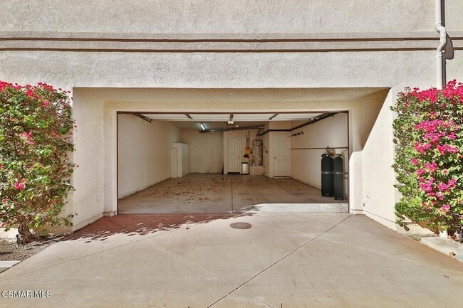 Building Photo - 115 Via Aldea