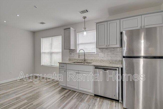 Building Photo - 4728 Laural Oak Dr