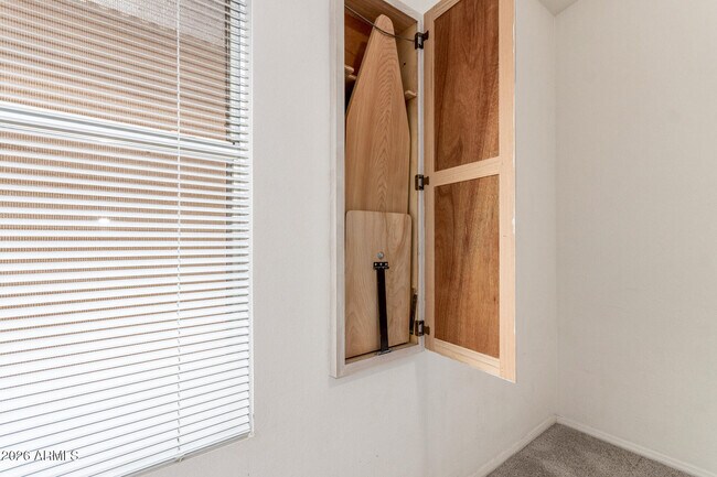 Building Photo - 1629 S Ash Dr