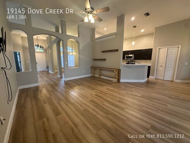 Building Photo - 19145 Dove Creek Dr