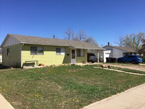 Building Photo - PRE LEASE: 3 Bed 1.5 Bath House Close To Campus!