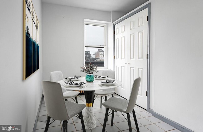 Building Photo - 1327 Snyder Ave