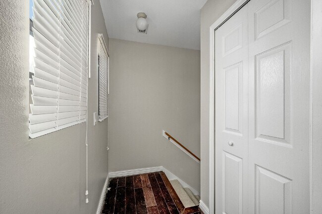 Building Photo - 3 bedroom, 2 bathroom townhome in Sonesta ...