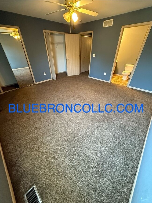 Building Photo - Great price for this spacious updated 2 be...