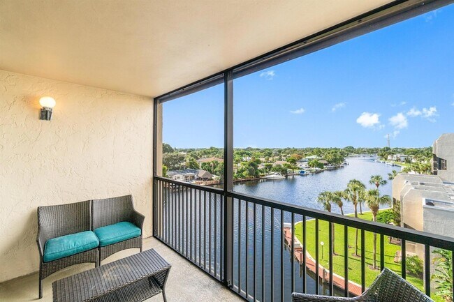 Building Photo - 15 Royal Palm Way