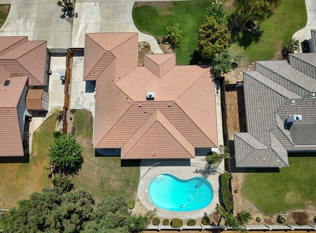 Building Photo - 4709 Laurel Springs Dr