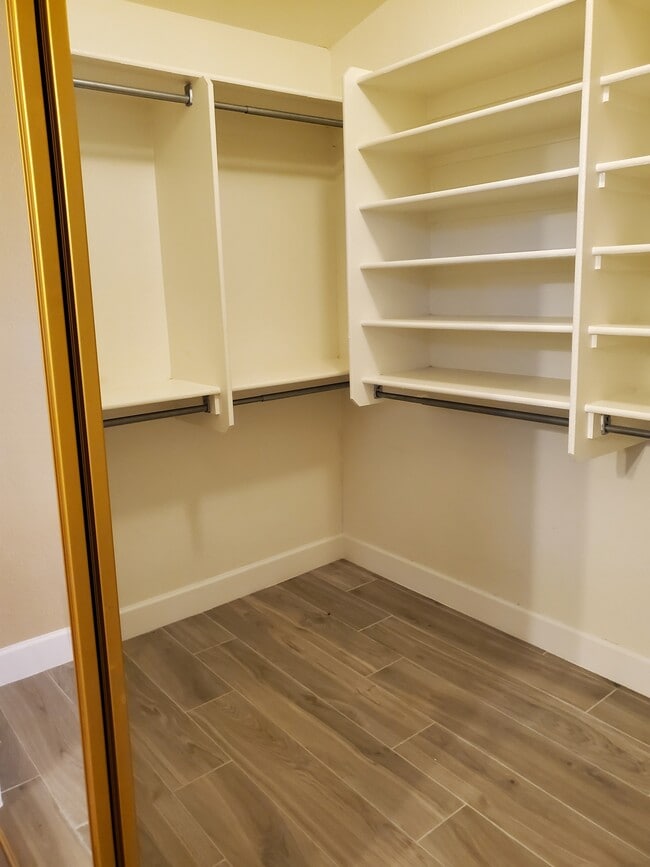 Building Photo - 1737 E Morgan Ct