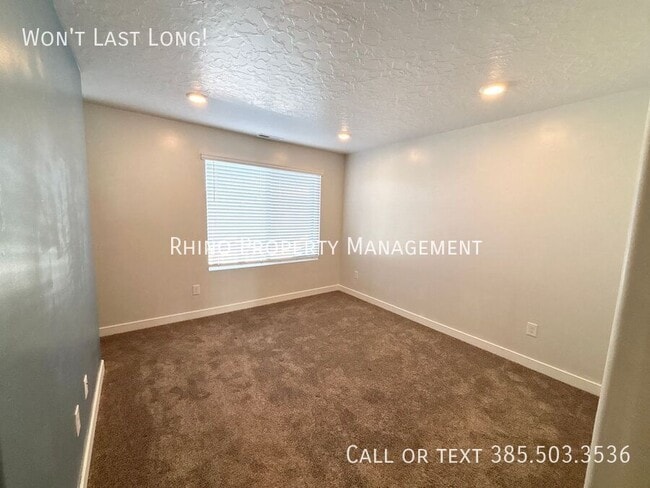 Building Photo - 1092 E Vessel Ct