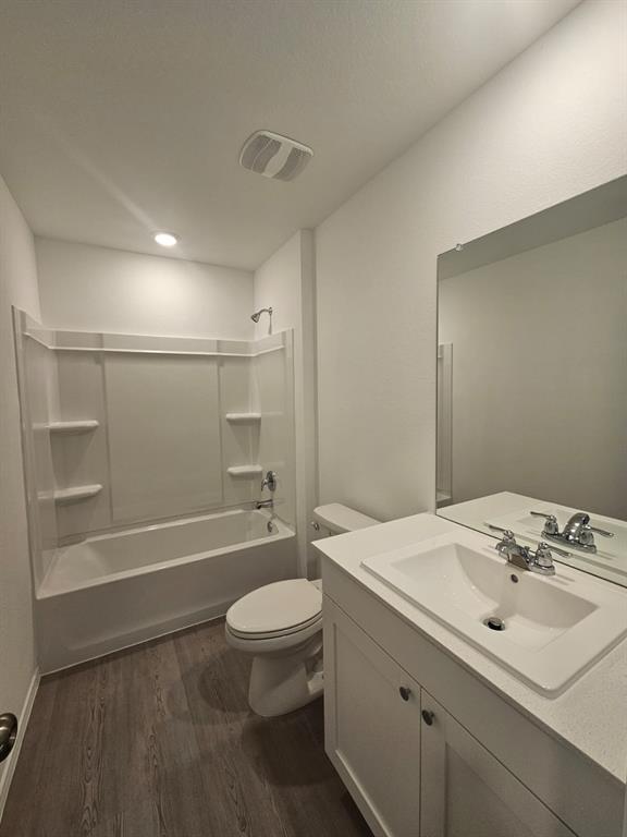 Building Photo - 2329 Silvercloud Dr