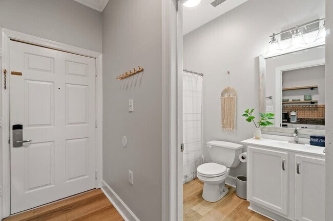 Building Photo - 10343 E County Hwy 30A