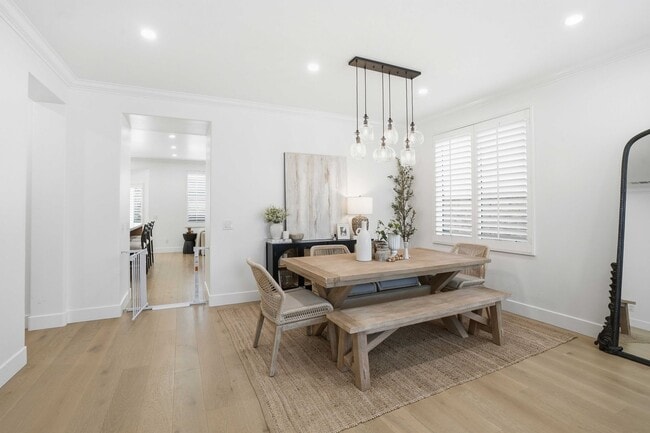 Building Photo - 24051 Via Cresta