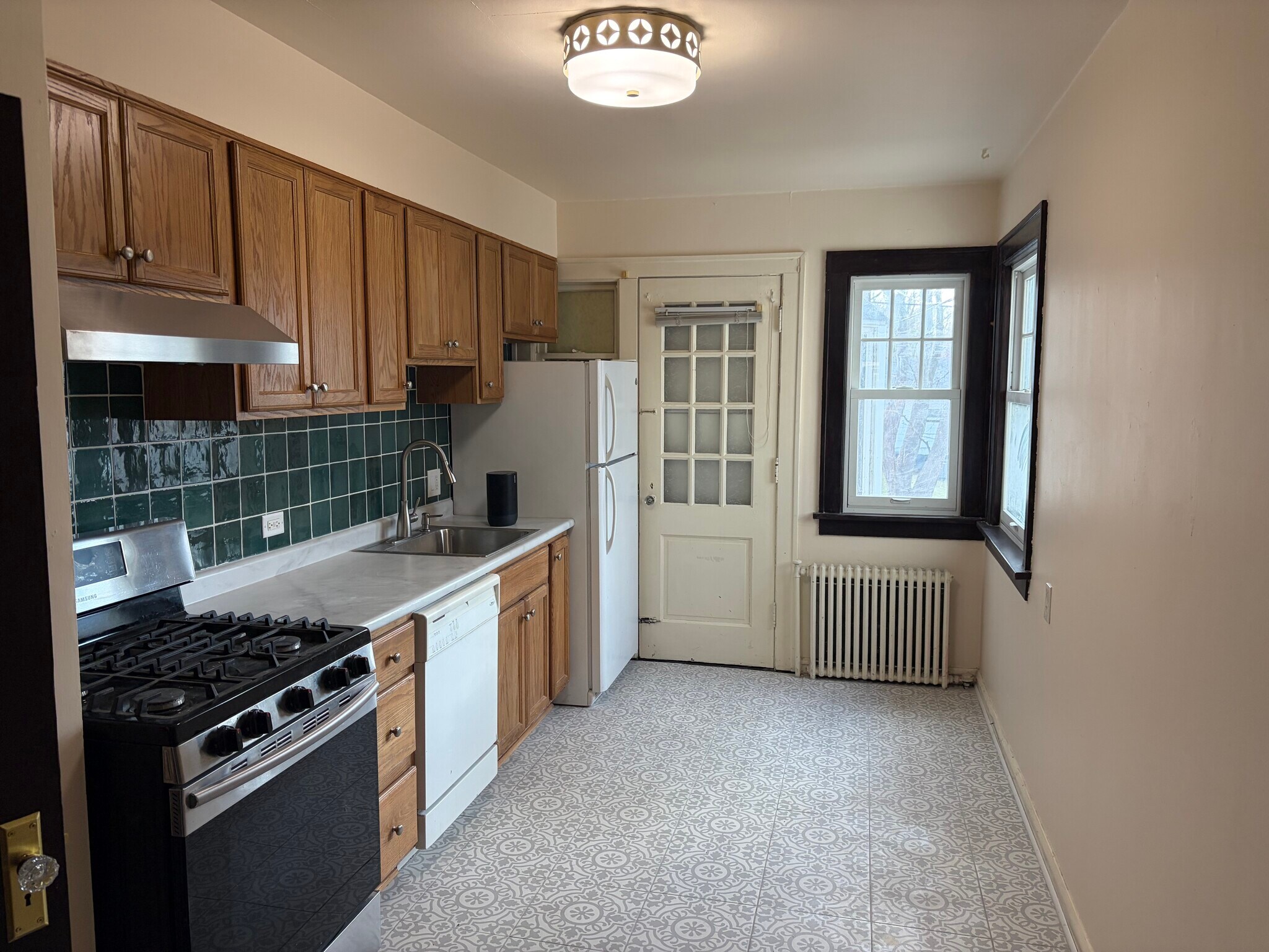 Building Photo - 1070 N Warren St