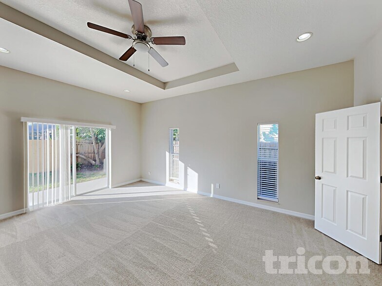 Building Photo - 13305 Silvercreek Dr