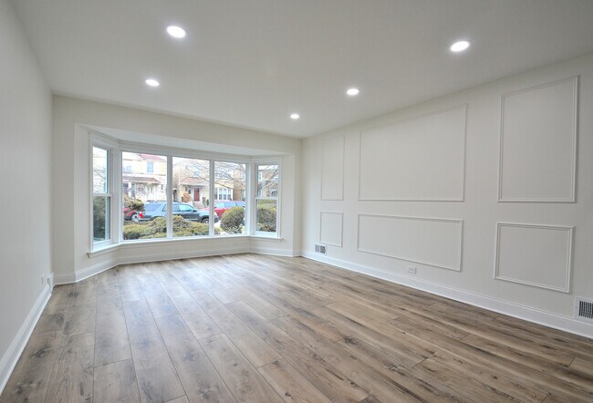 Building Photo - 6311 N Lawndale Ave