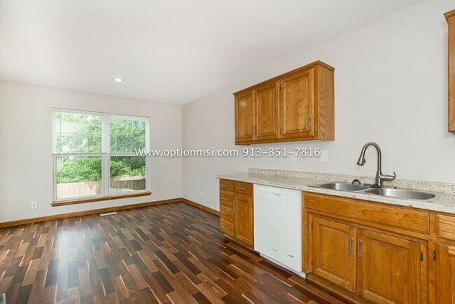 Building Photo - Heatherwood Subdivision!