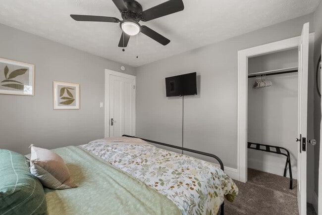 Building Photo - 3457 W 128th St