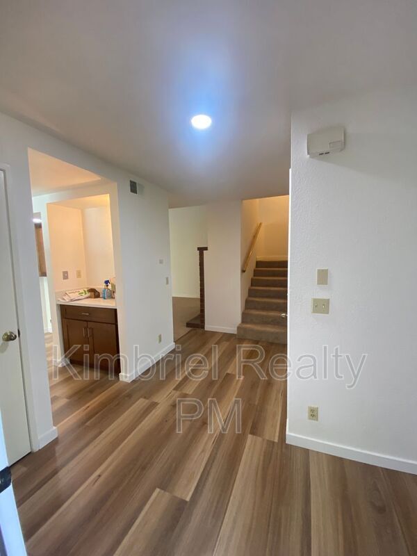 Building Photo - 2928 Stanford Ln