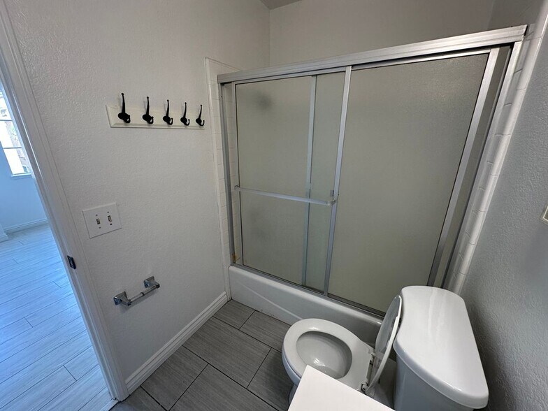 Building Photo - 14078 Lemoli Way