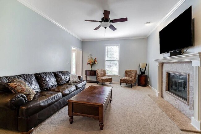 Building Photo - 113 Cypress Dr