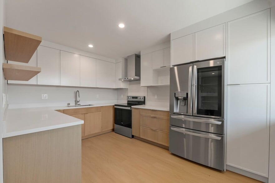 Building Photo - 3801 Lincoln Ave