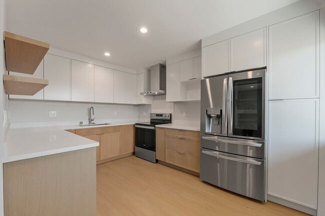 Building Photo - 3801 Lincoln Ave