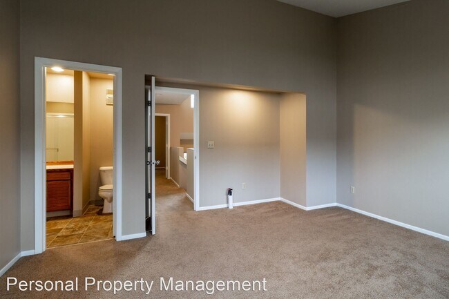 Building Photo - 2 br, 2.5 bath House - 7816 NE Loowit Loop...