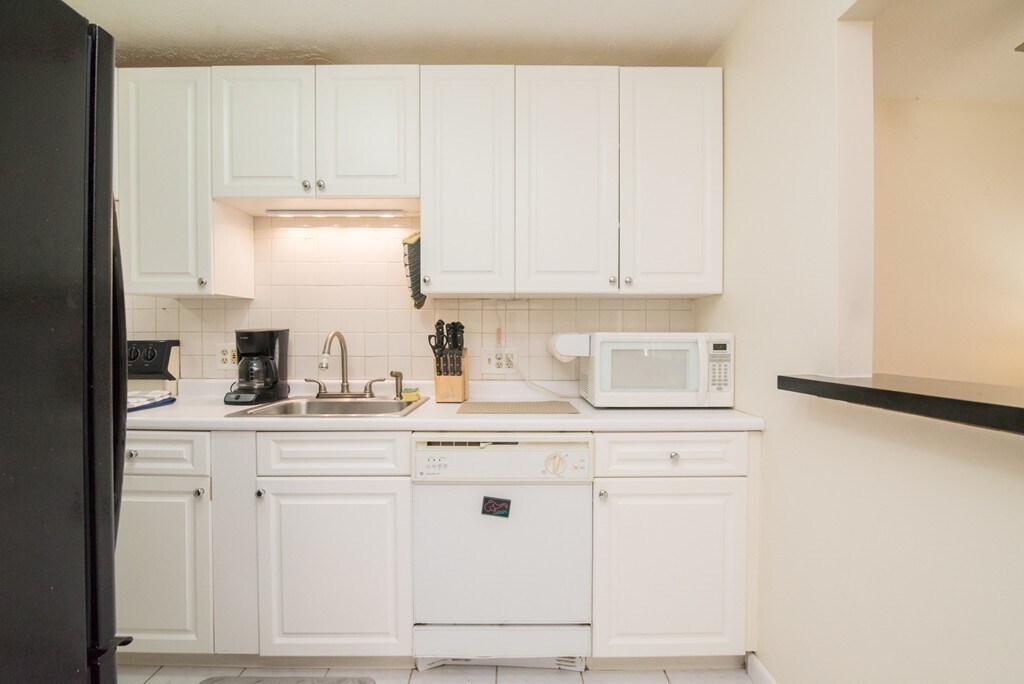 Building Photo - 900 Governors Dr