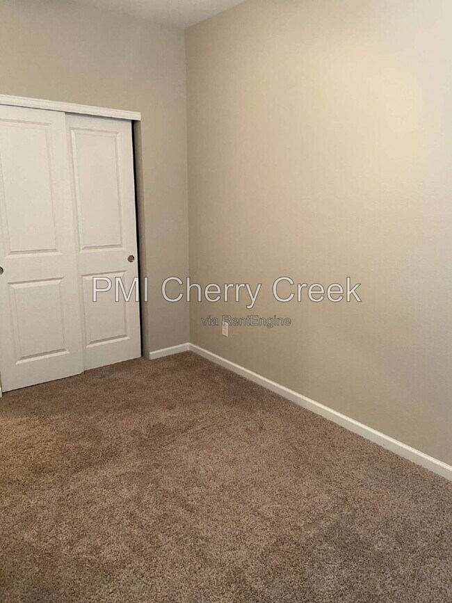 Building Photo - 9008 E Caley Way