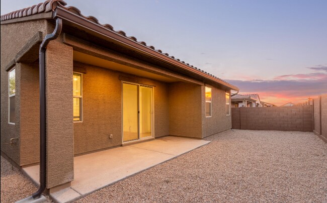 Building Photo - Great location near Westgate!
