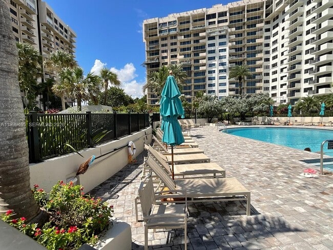 Building Photo - 4900 N Ocean Blvd